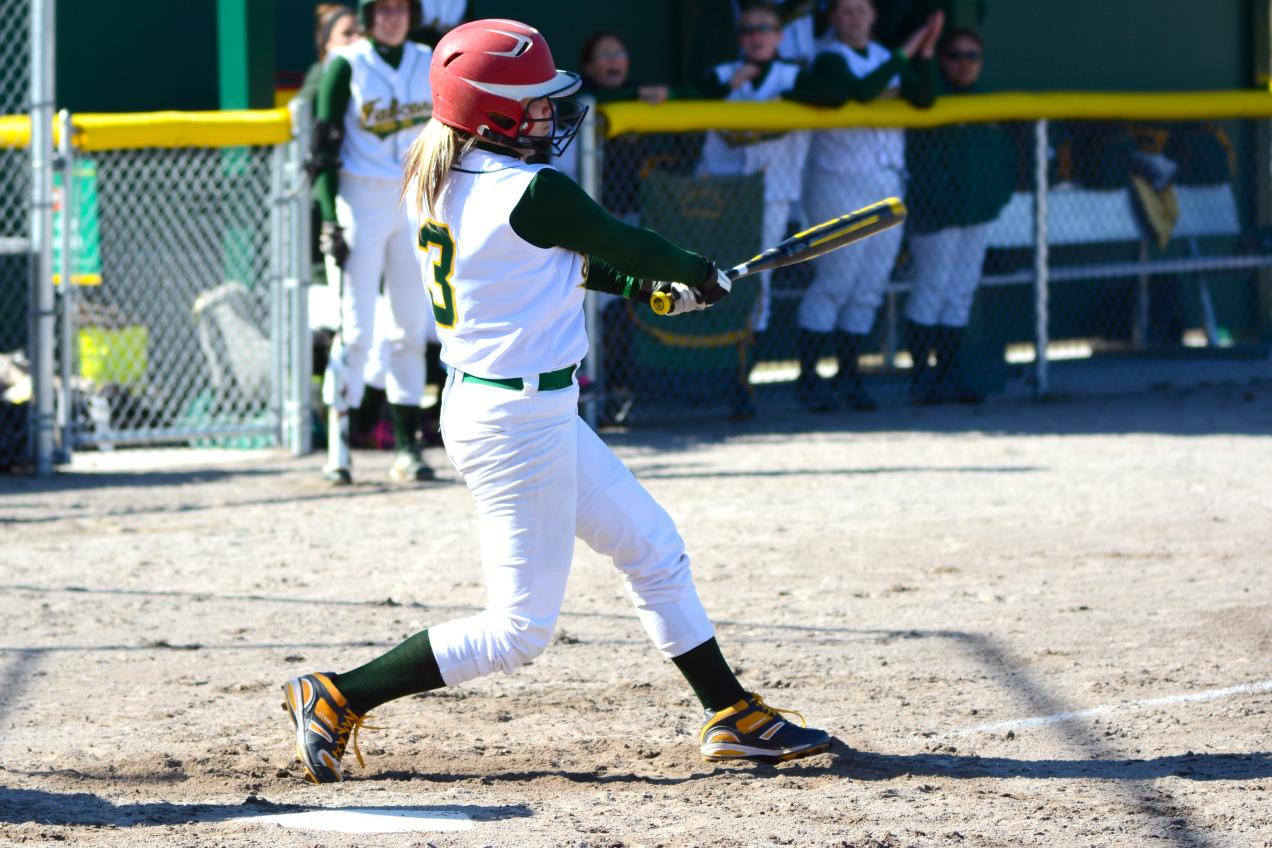 Fitchburg State Sweeps Past Nichols, 7-3/14-1