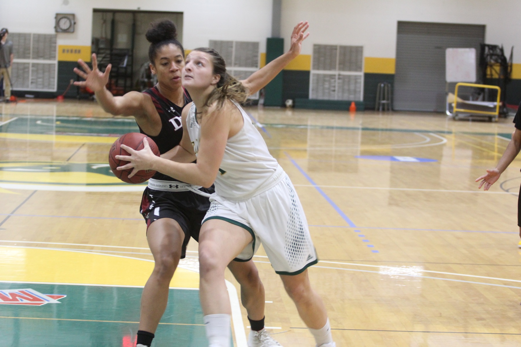 Falcons Nipped By Bulldogs, 77-76