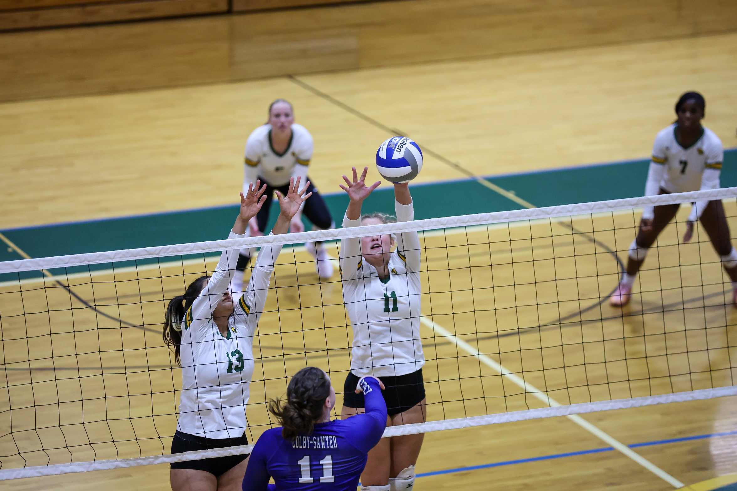 Women's Volleyball Drops Straight Decision To Rams