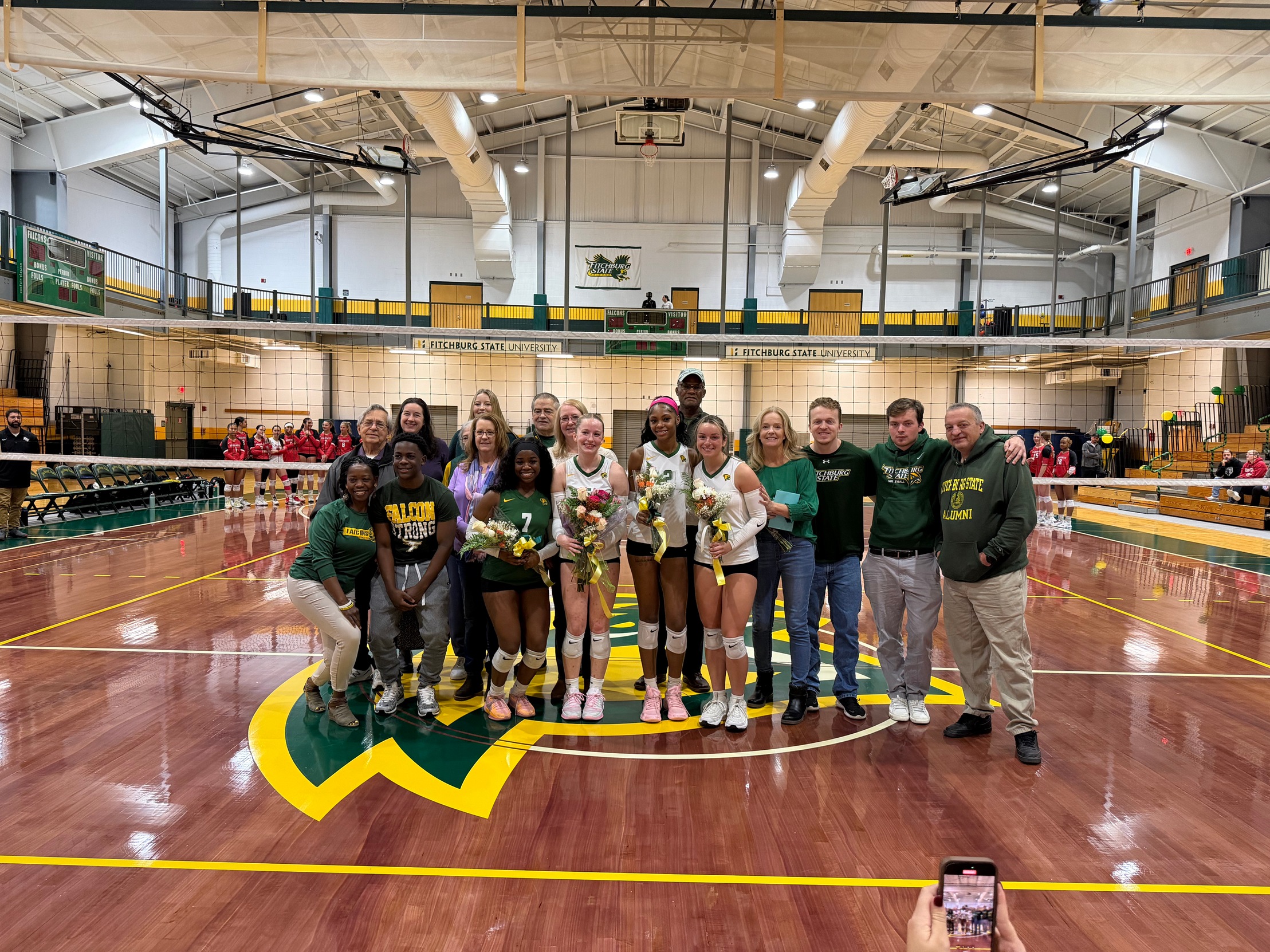 Women's Volleyball Falls To Bears On Senior Day