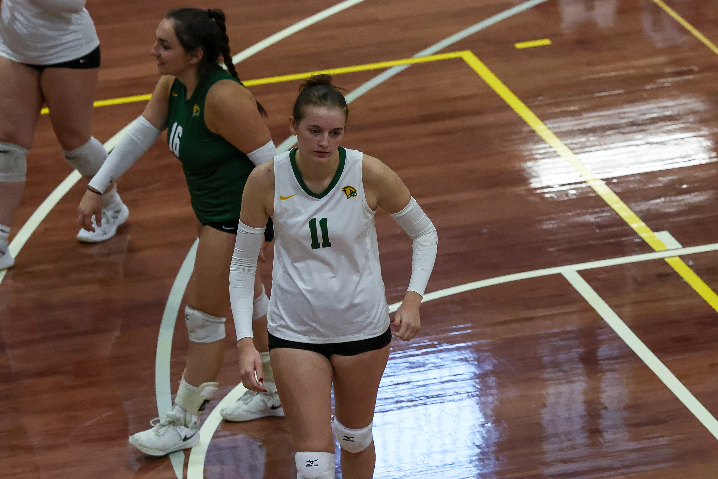 Volleyball Drops Match to Framingham